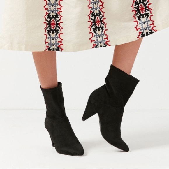 Urban Outfitters Short Scrunch Boot NWT - Picture 3 of 7